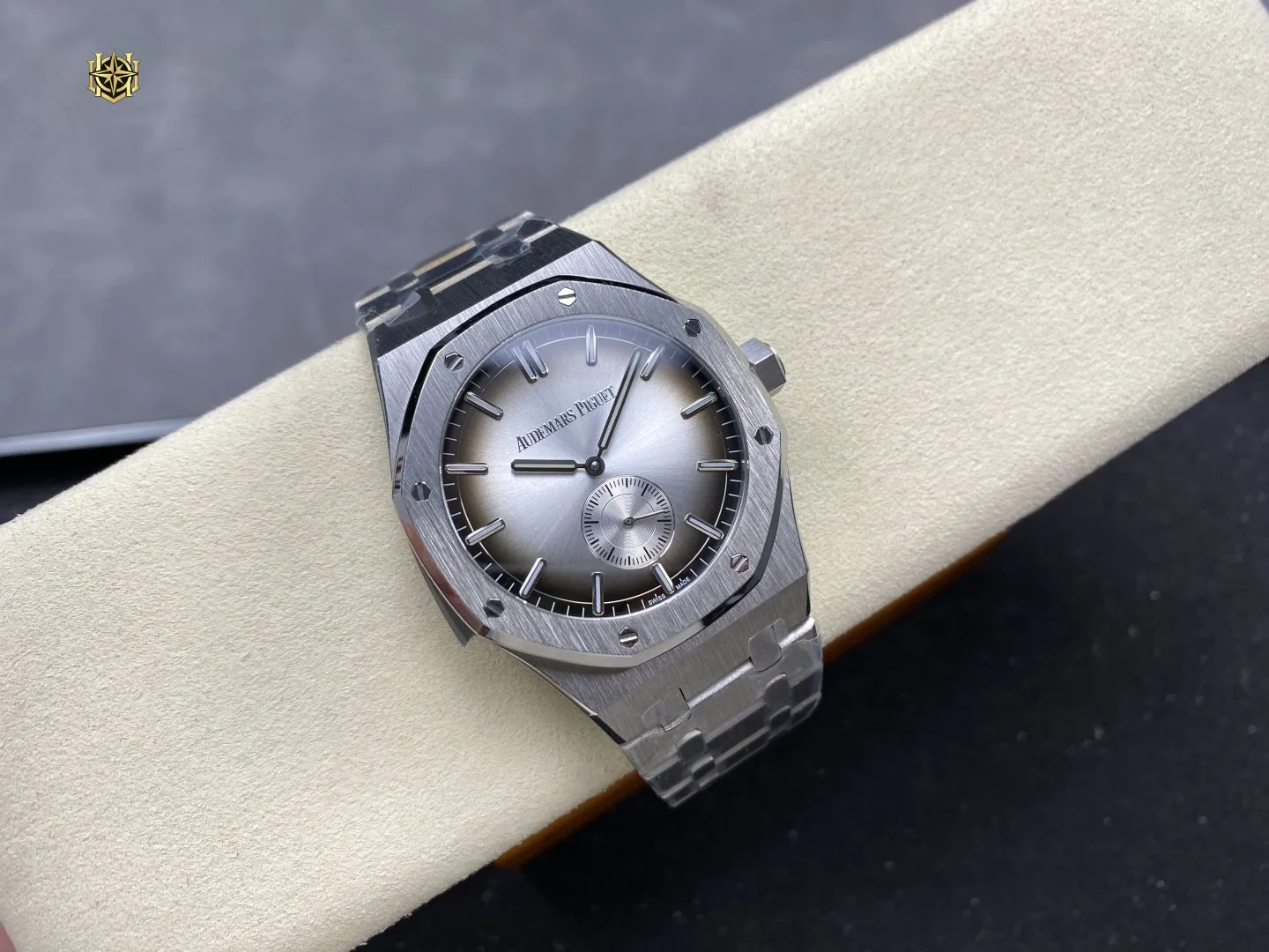 LOSHIFY Premium Timepiece