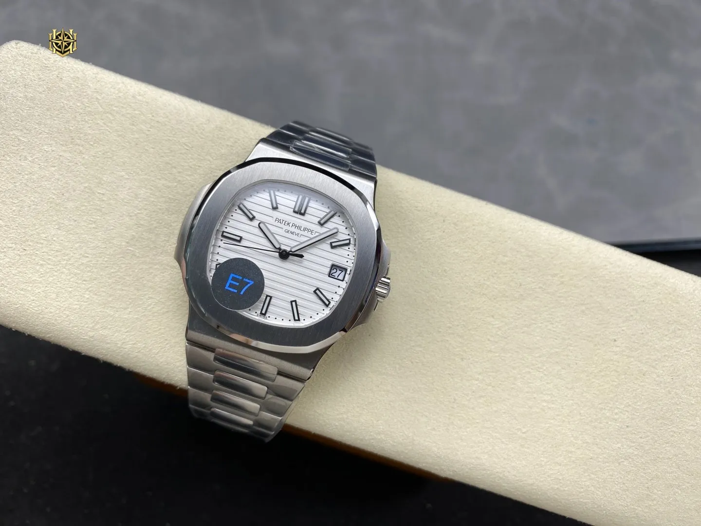 LOSHIFY Premium Timepiece