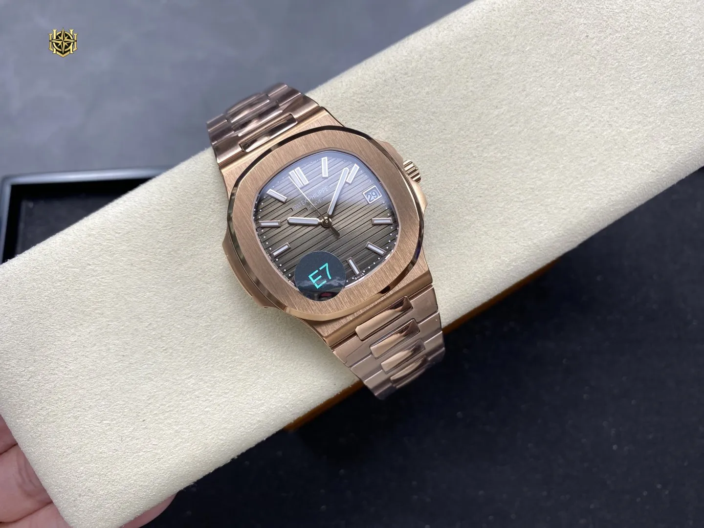 LOSHIFY Premium Timepiece